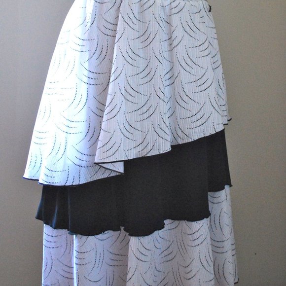 Black and white patterned wrap dress - Picture 3 of 7
